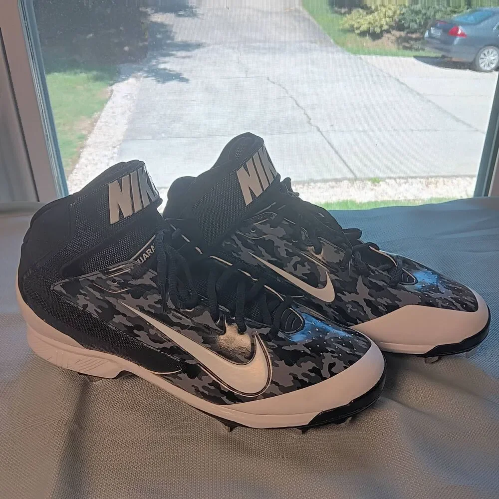 NIKE cleats size 13 Mens - Huarache- NWOT